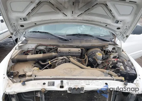 1998 Dodge Ram 1500 z USA, uszkodzony, nr VIN 1B7HC16X5WS688143